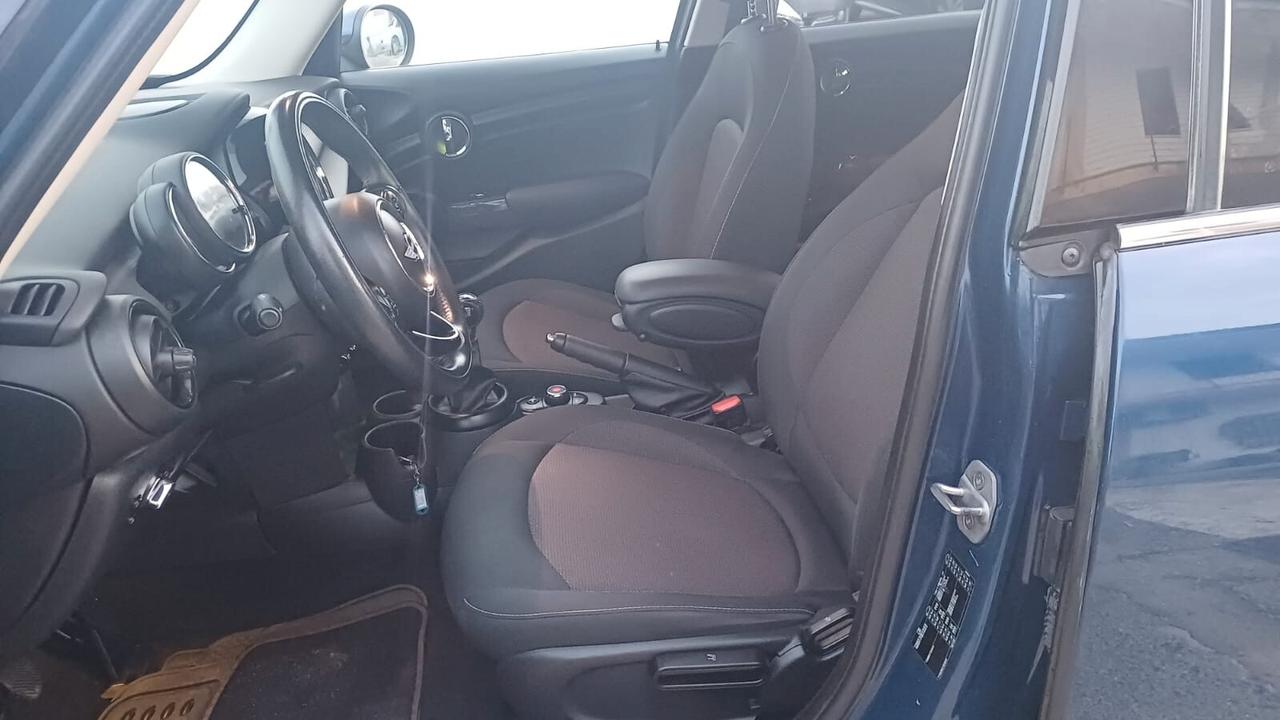 Mini COOPER D 1.5 2017 FULL OPTIONAL SOLO 49MILA KM LED F56