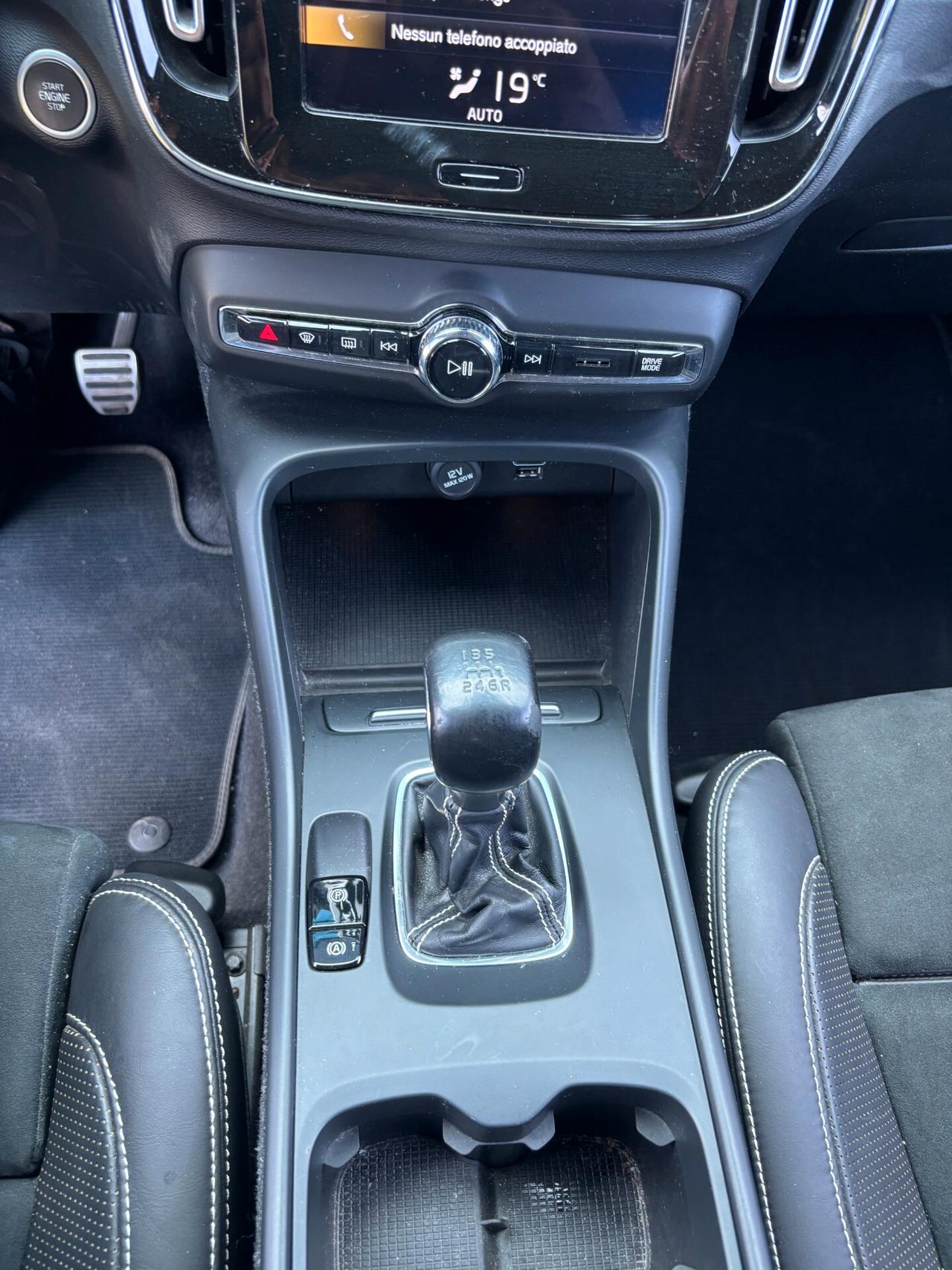 Volvo XC40 D3 R-design