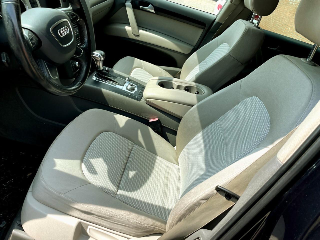 AUDI Q7 3.0D 8m 4x4-EURO 5-Navi,Led-Garanzia-2012