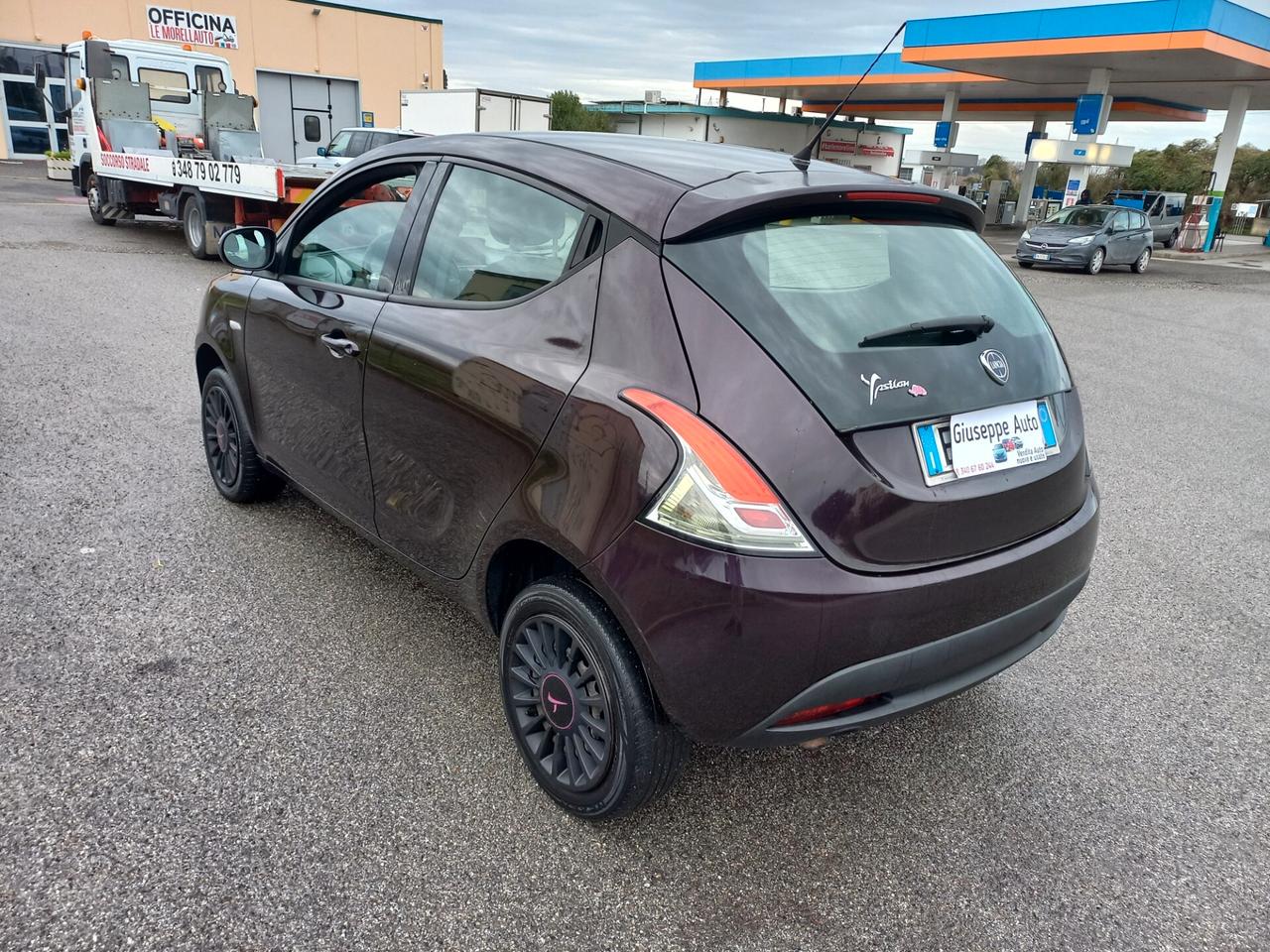 Lancia ypsilon elefantino viola