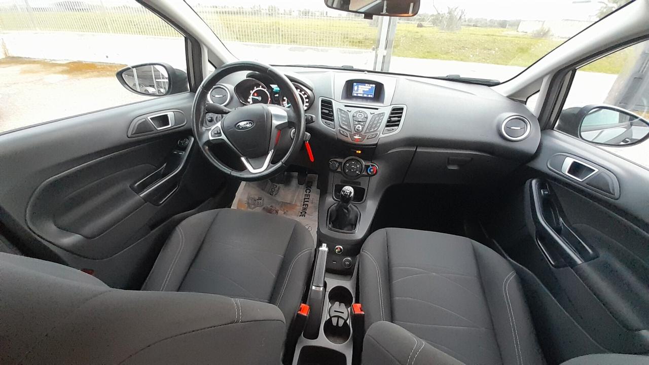Ford Fiesta 1.4 5p. Bz.- GPL Titanium