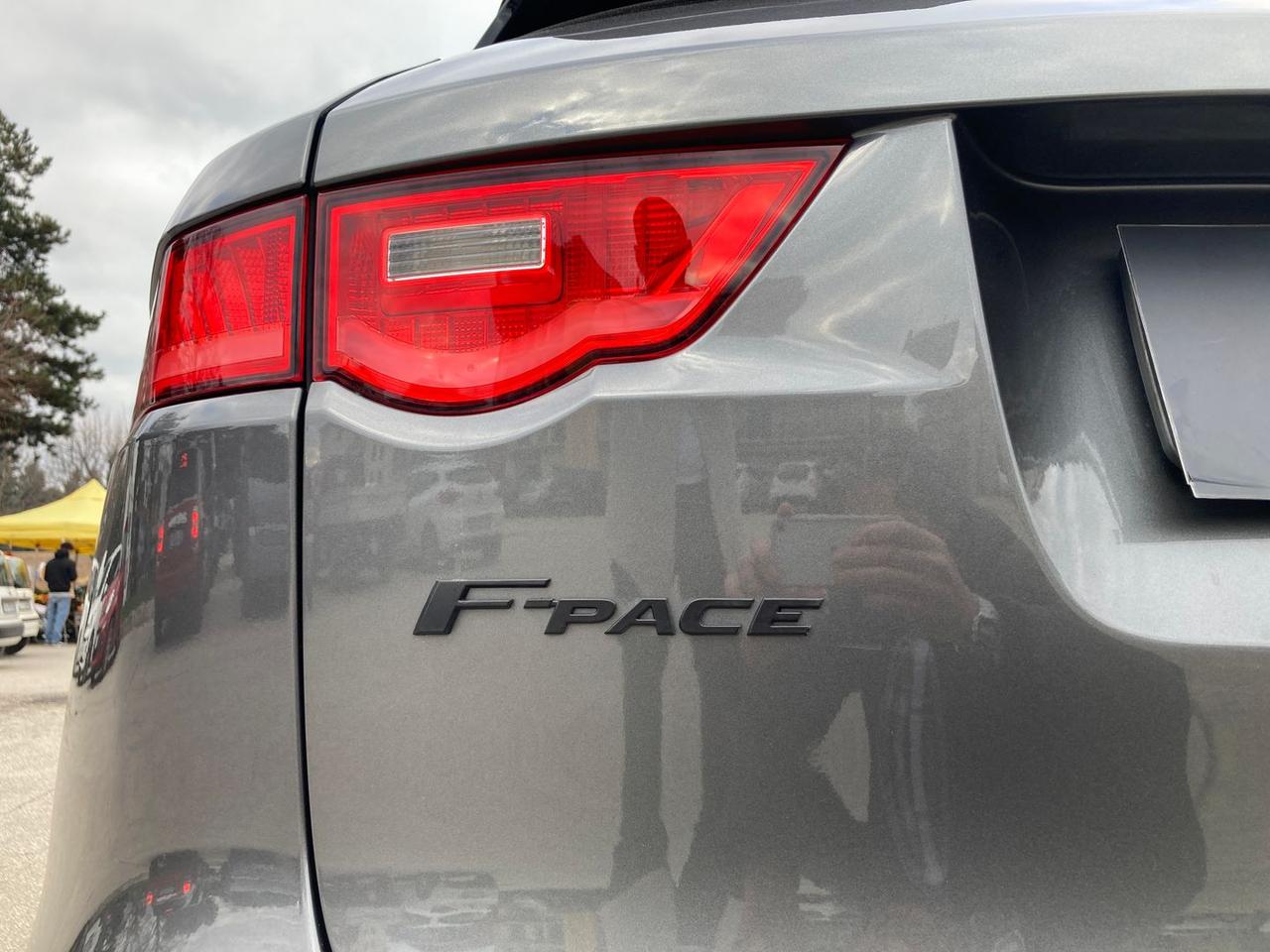 Jaguar F-Pace 2.0 20d Turbo R- #8436
