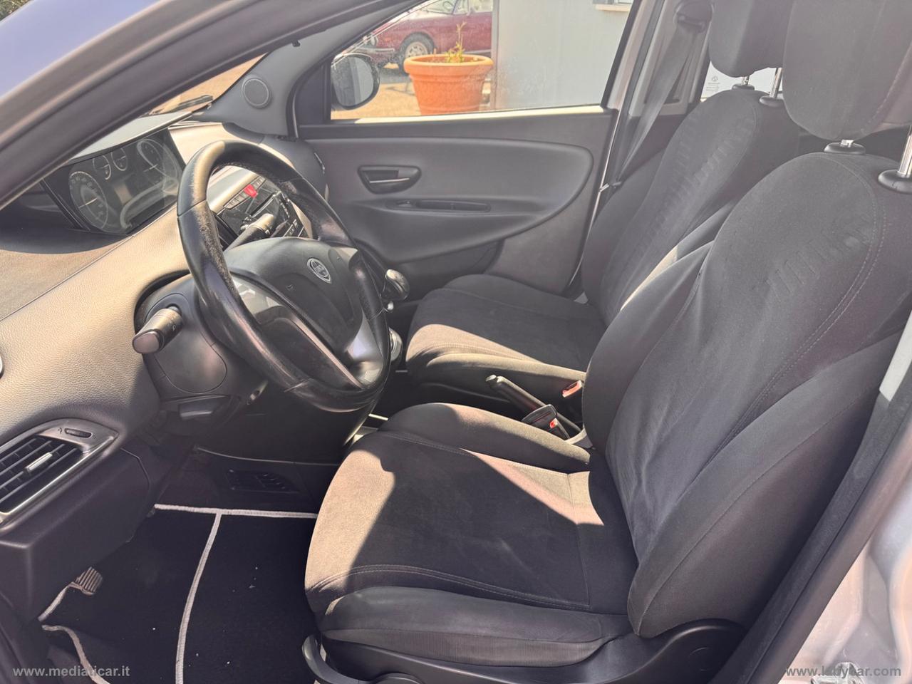 LANCIA Ypsilon 1.2 69 CV 5p. GPL Ecochic Silver