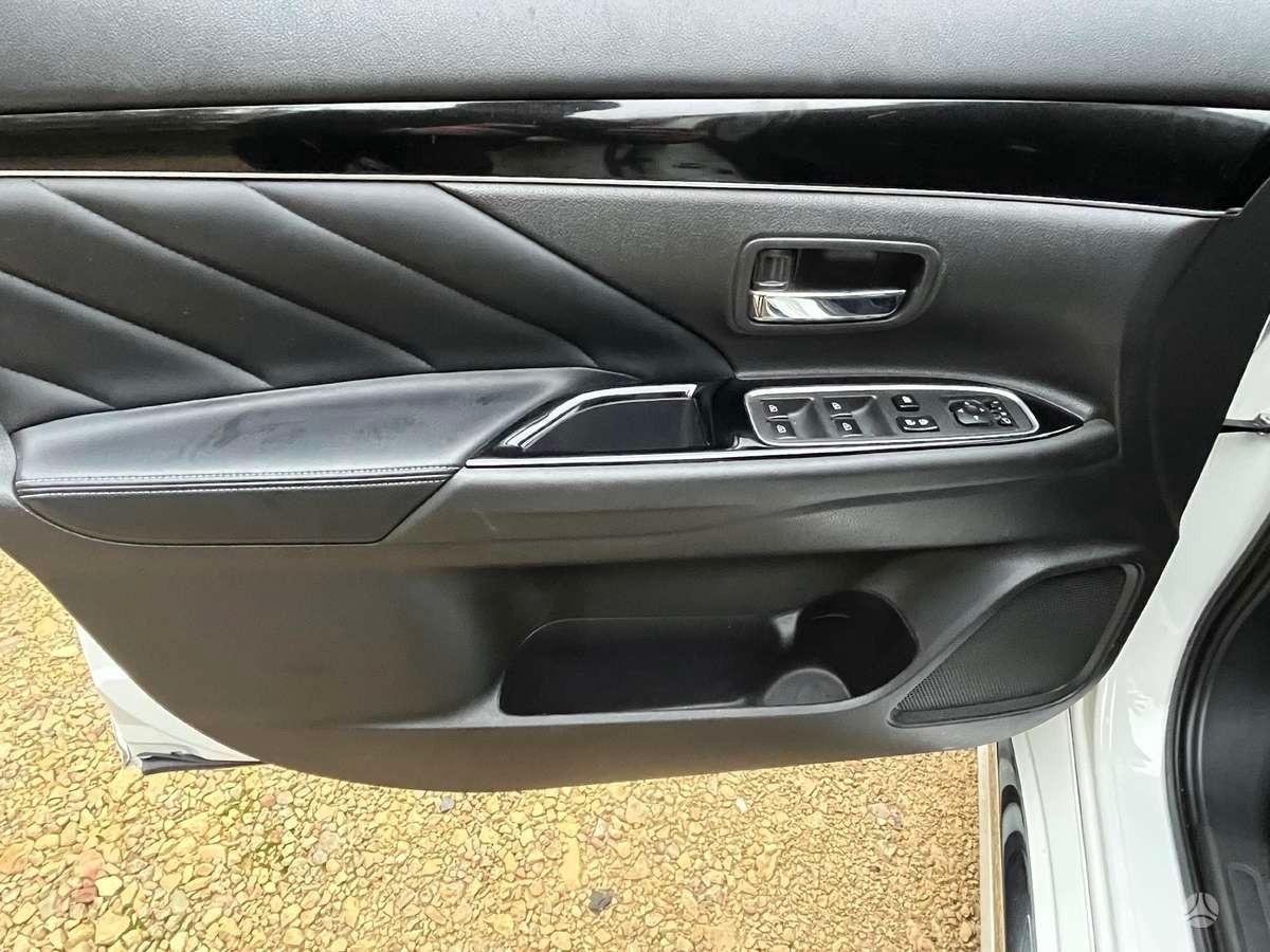 Mitsubishi Outlander 2.0 MIVEC 4WD PHEV Instyle Diamond SDA