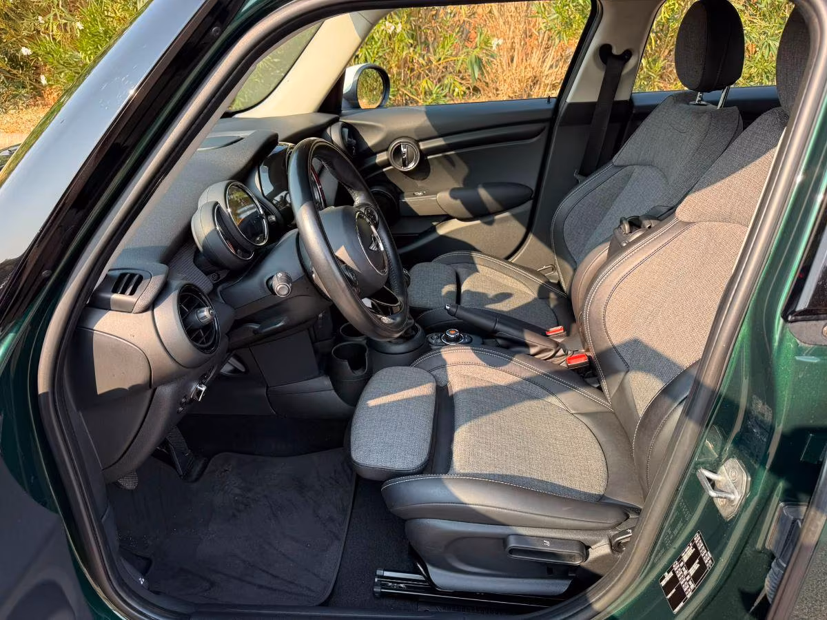 MINI 1.5 COOPER D BOSTON SEVEN 5 Porte; Tetto Panoramico e Apribile Elettricamente;