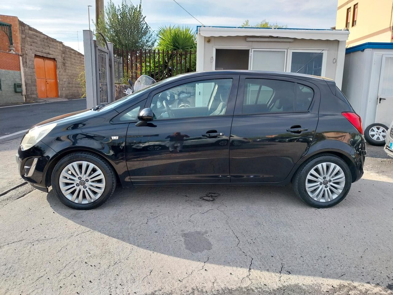 OPEL CORSA 1.2 BENZINA 2012 SOLO 100.000 KM