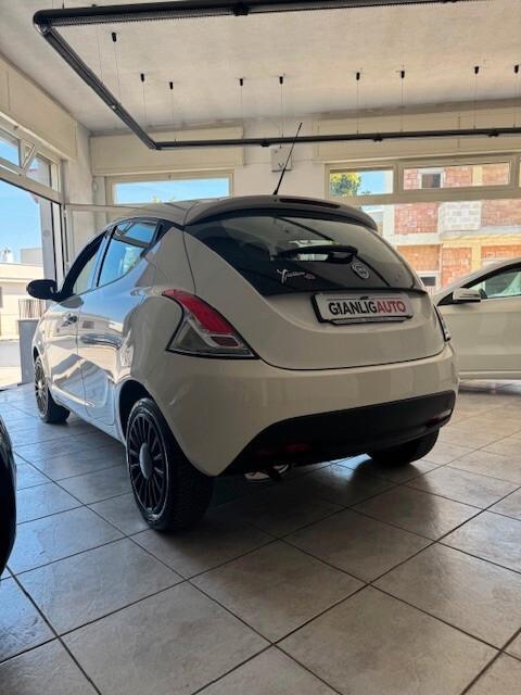 Lancia Ypsilon 1.2 69 CV 5 porte S&S Gold