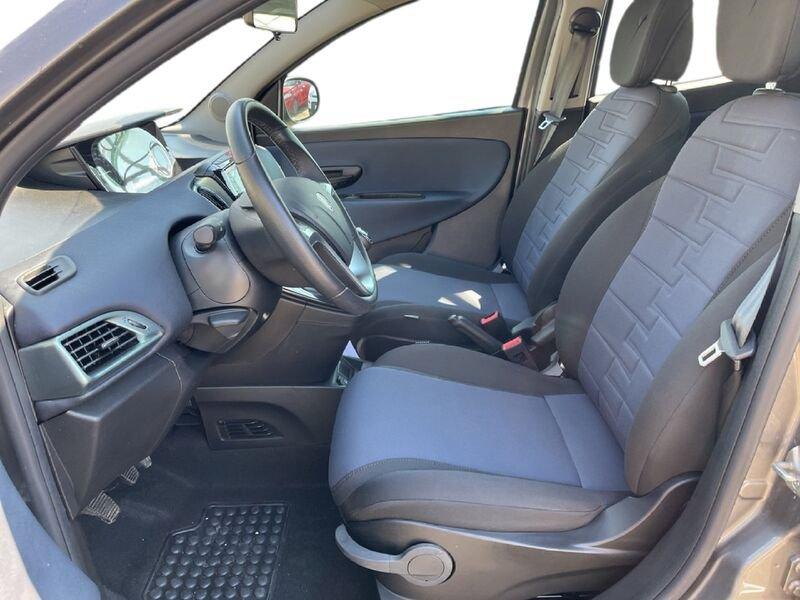 Lancia Ypsilon NUOVA My24 402 Platino 1.0