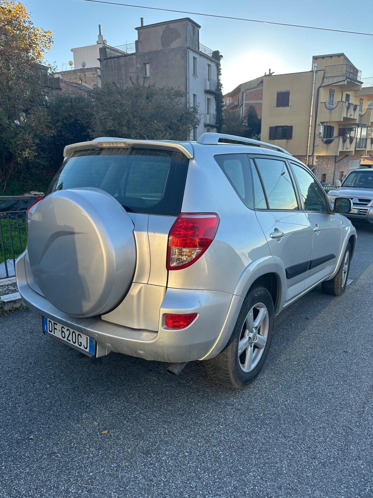 Toyota RAV 4 RAV4 2.2 D-4D 177 CV Luxury