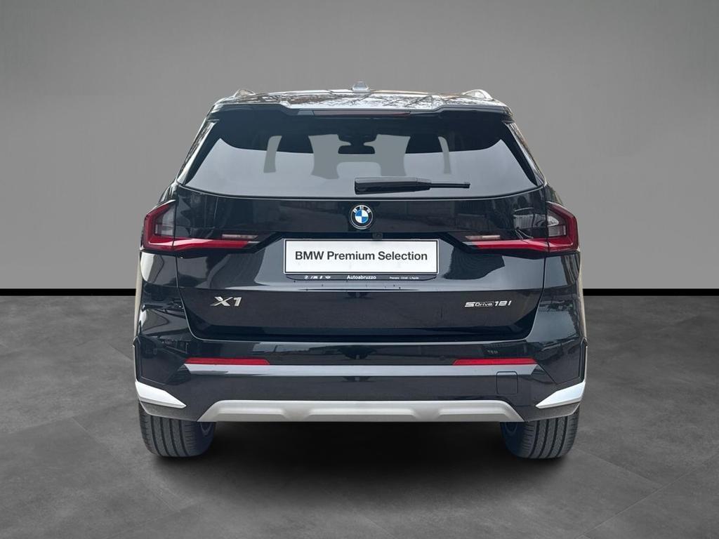 BMW X1 18 i X-Line sDrive DCT