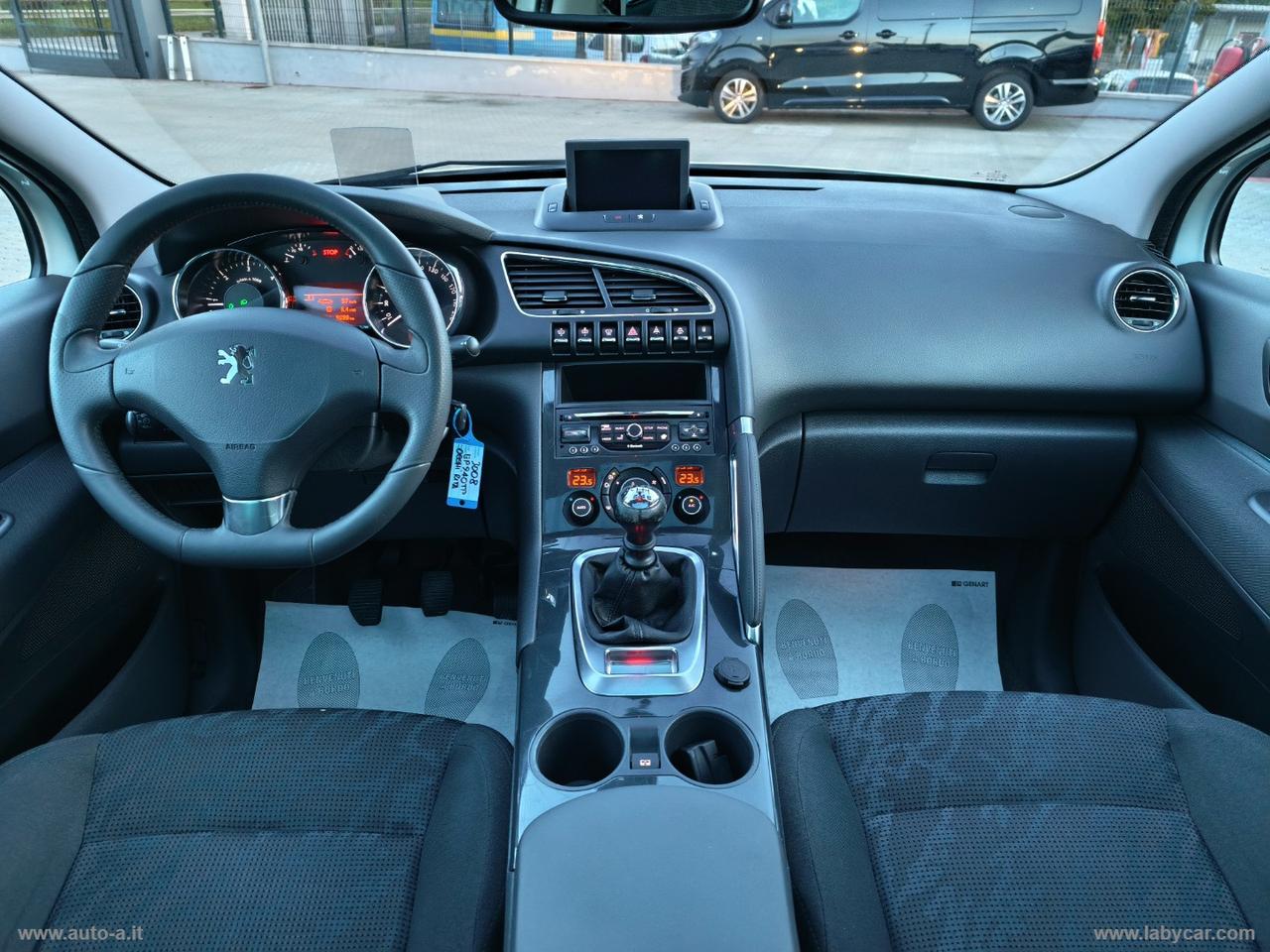 PEUGEOT 3008 1.6 HDi 115 CV Allure