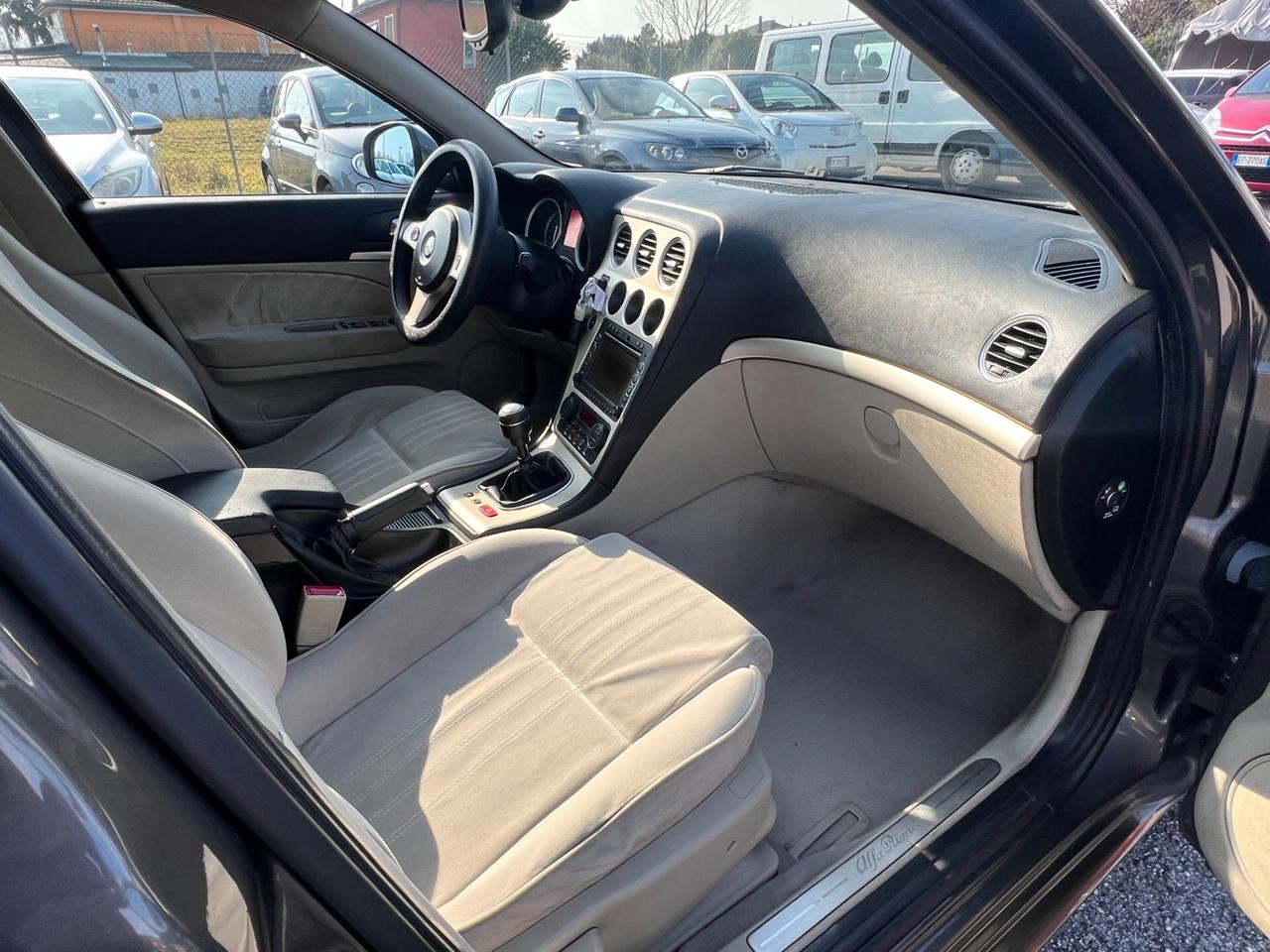 Alfa Romeo 159 1.9 JTDm 16V Sportwagon Distinctive