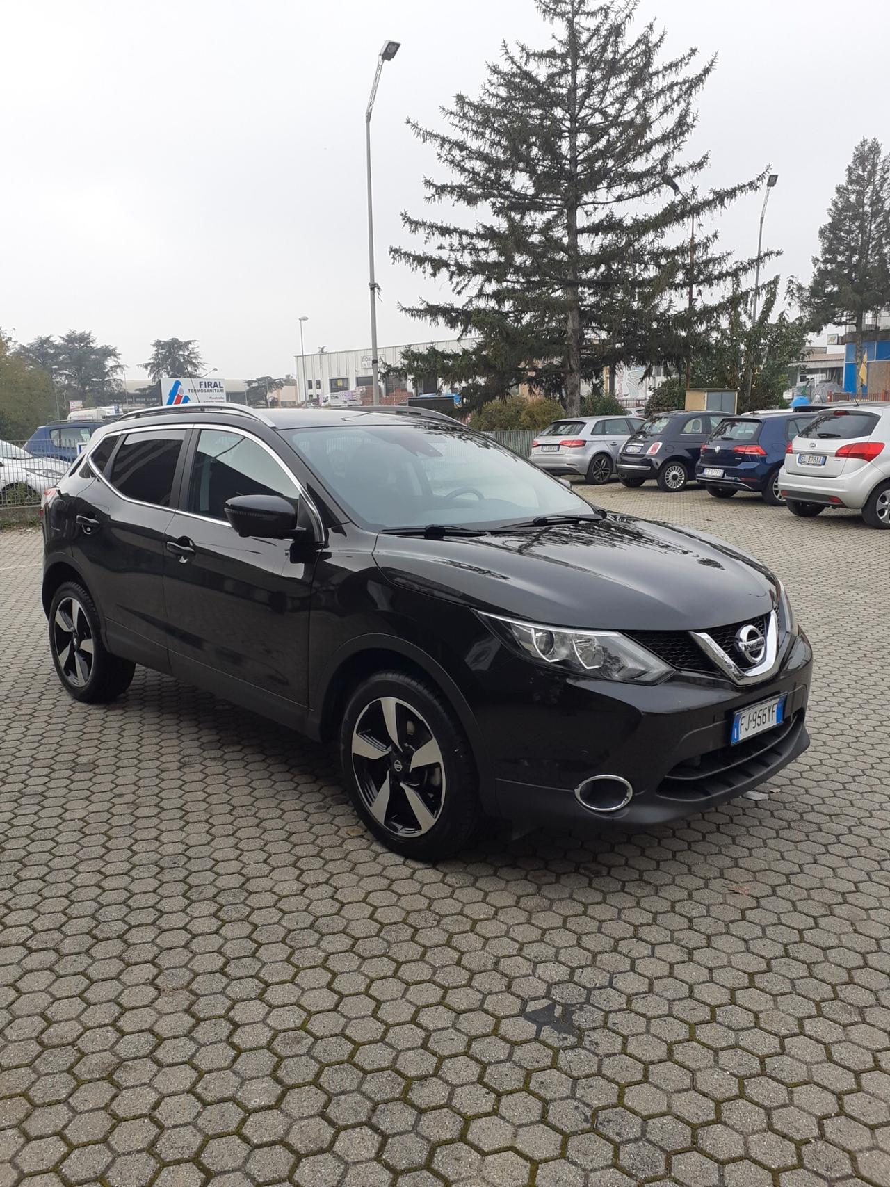 Nissan Qashqai 1.6 dCi 4WD Black Edition