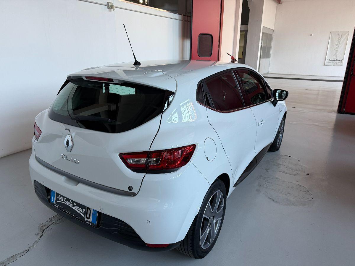 RENAULT - Clio - 1.2 75 CV 5p. Costume National