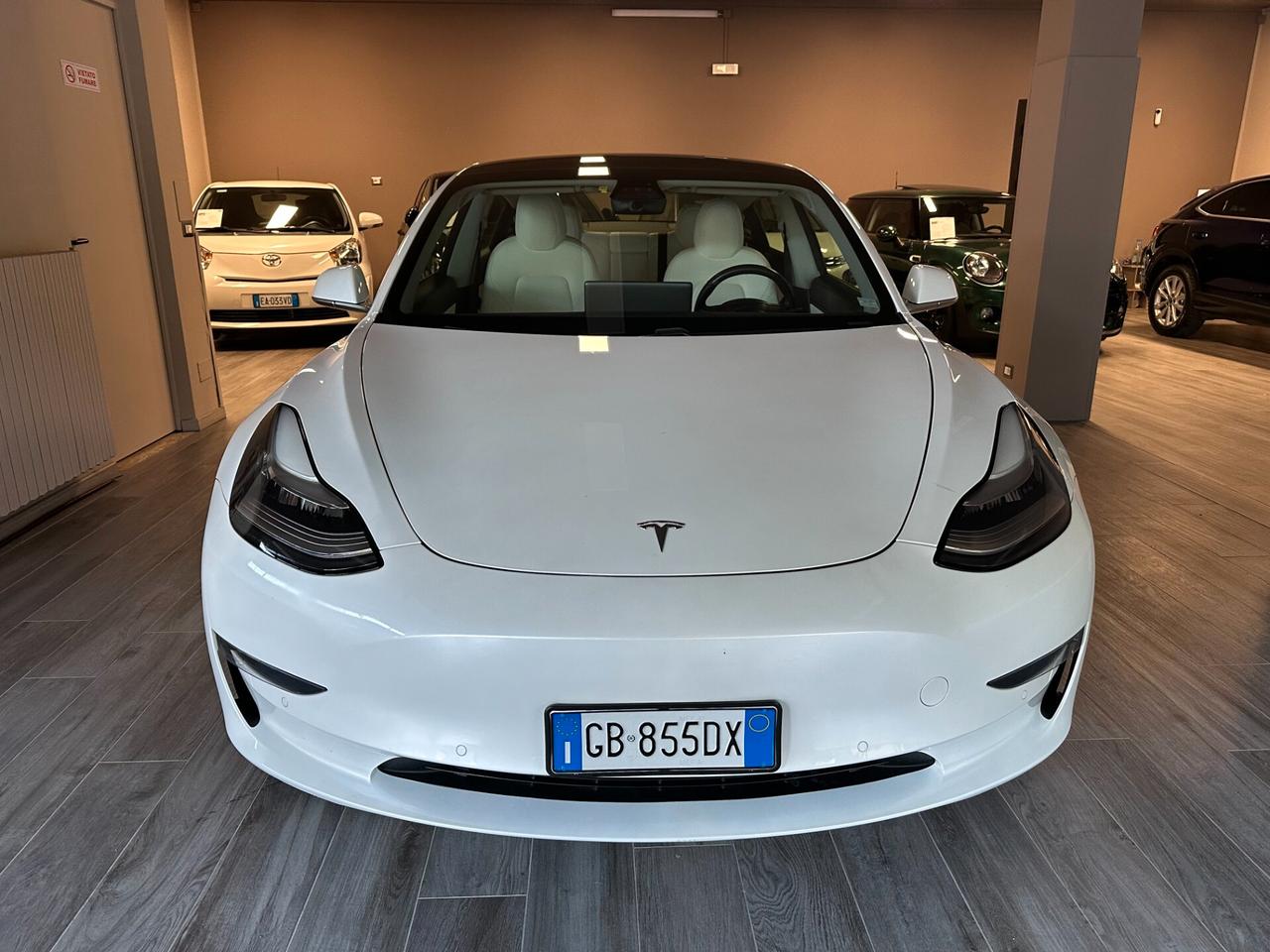 Tesla Model 3 Long Range AWD Long Range