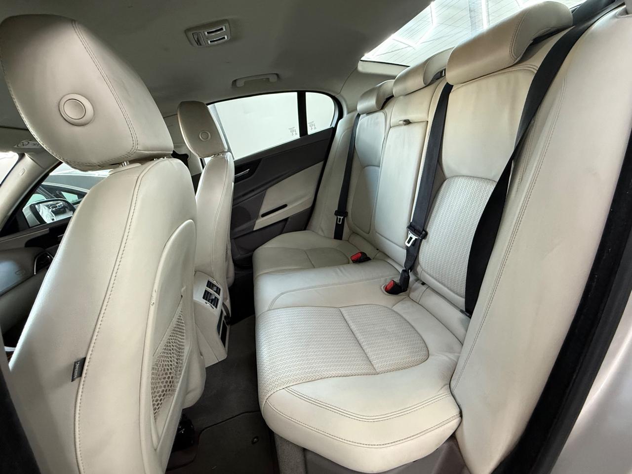 Jaguar XE 2.0 D 180 CV AWD aut. Prestige Business Edition