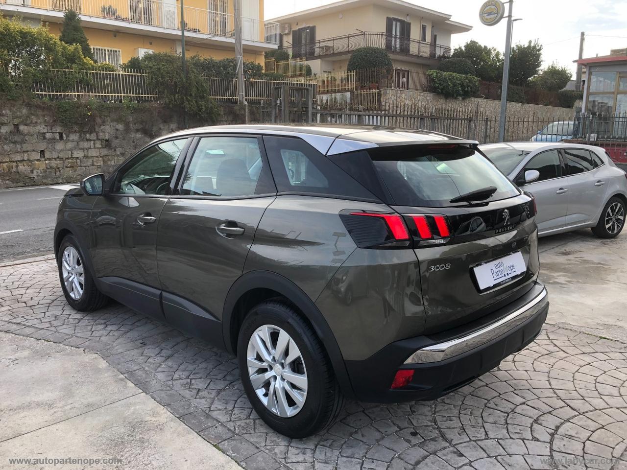 PEUGEOT 3008 BlueHDi 130 S&S Business