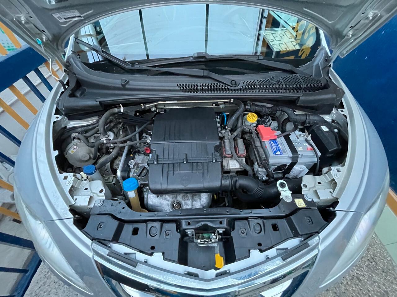 Lancia Ypsilon 1.2 69 CV 5 porte GPL Ecochic Silver