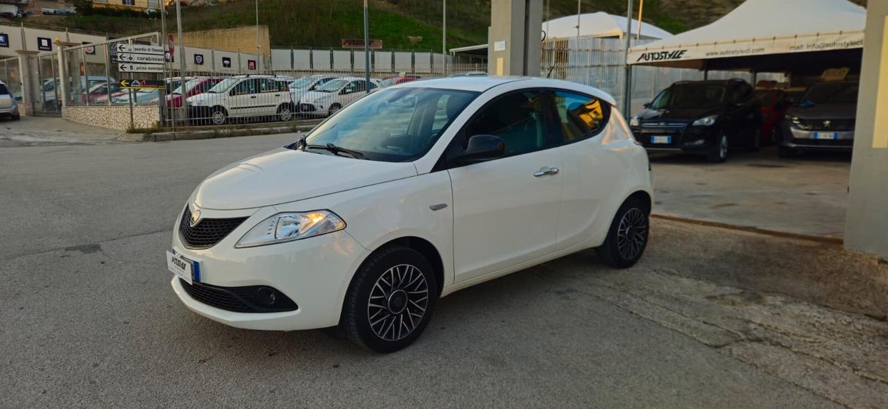 Lancia Ypsilon 1.2 69CV Platinum