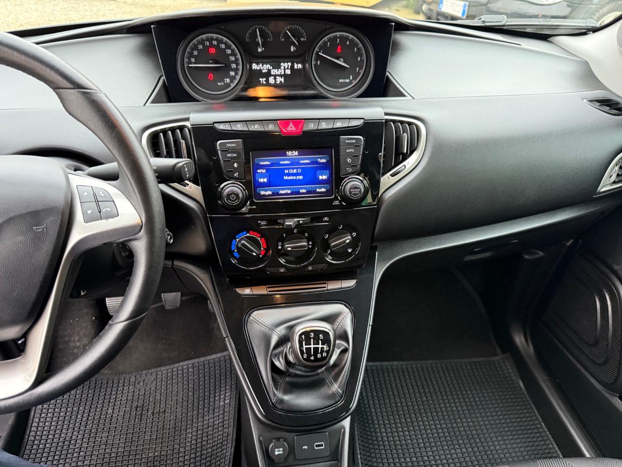 Lancia Ypsilon 1.0 FireFly 5 porte S&S Hybrid Ecochic Gold