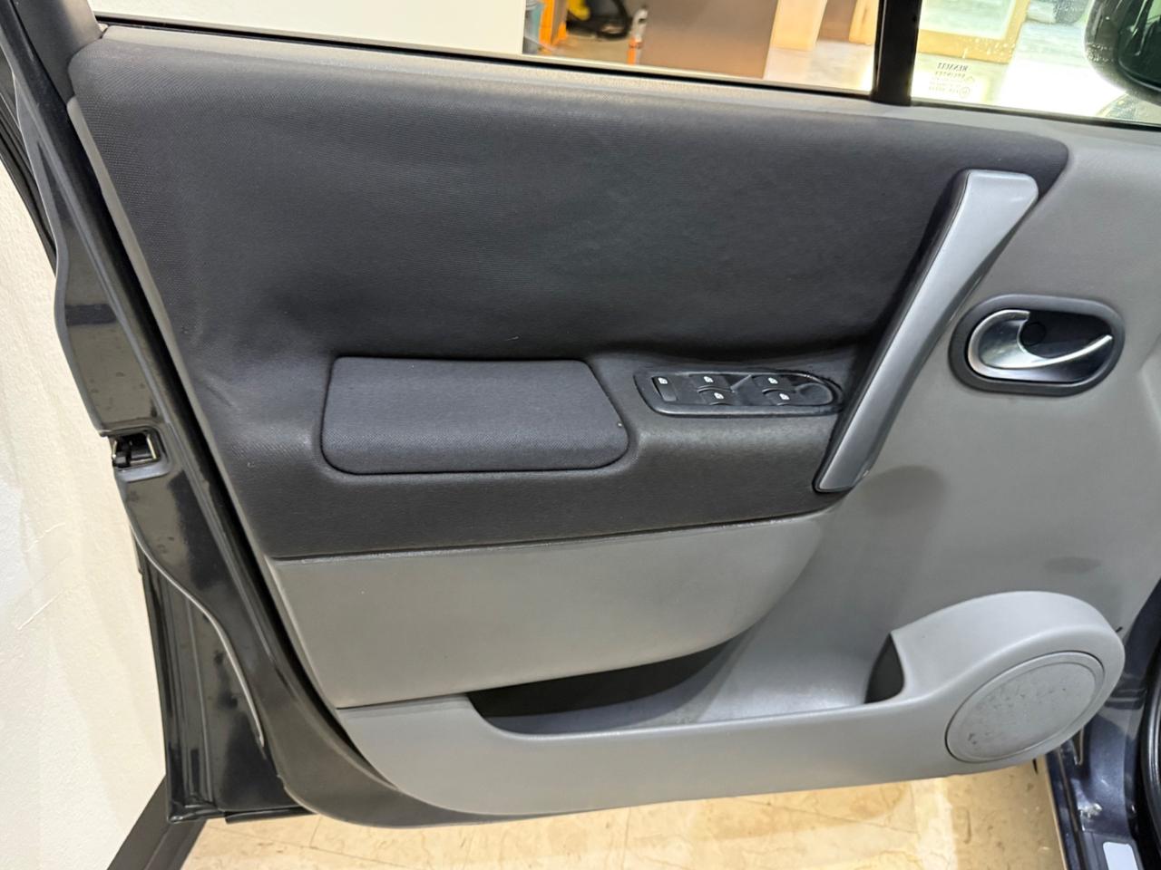 Renault Scenic Grand Scénic 1.9 dCi/130CV Serie 7 POSTI