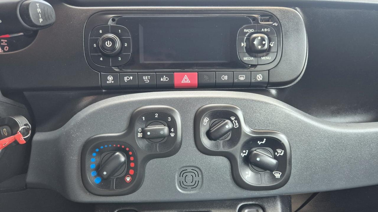 Fiat Panda 1.0 S&S Hybrid 2021 PERFETTA neop LEGGI TESTO