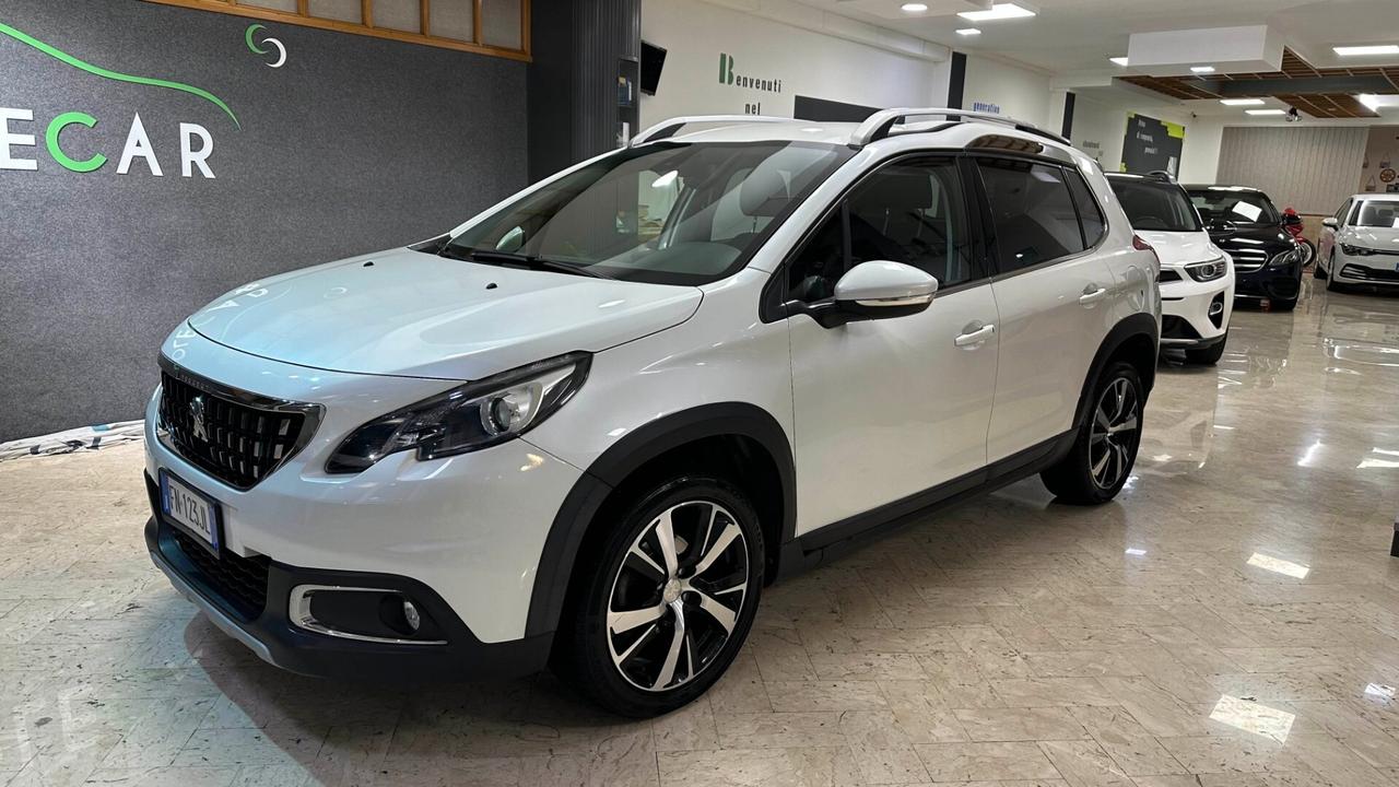 Peugeot 2008 BlueHDi 100 Allure Colore bianco perla