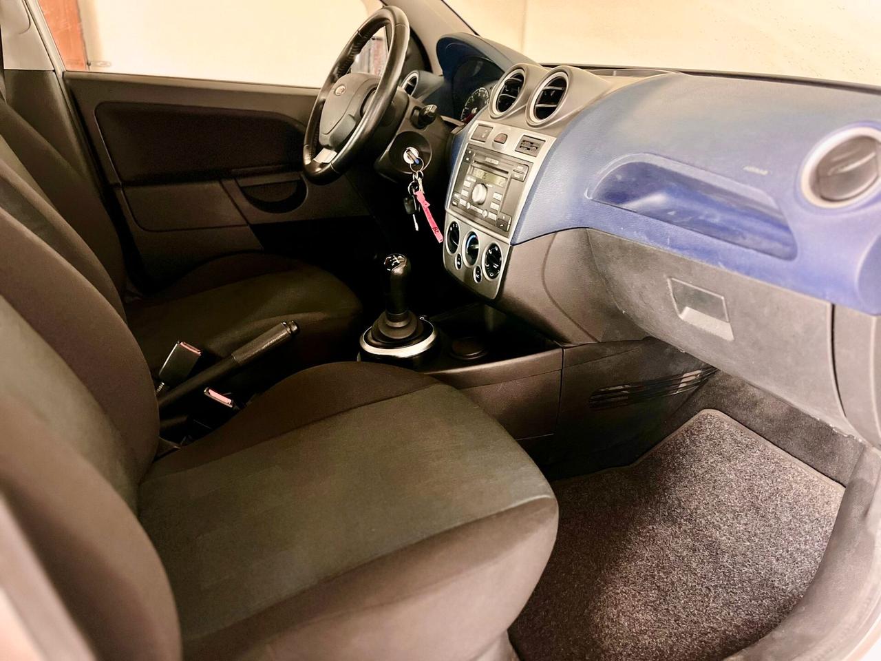 Ford Fiesta 1.4 16V 5p. Ghia