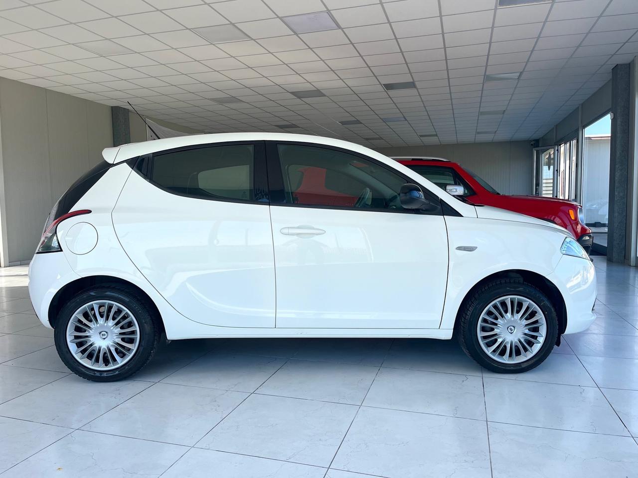 Lancia Ypsilon 1.2 69 CV 5 porte 111000 km