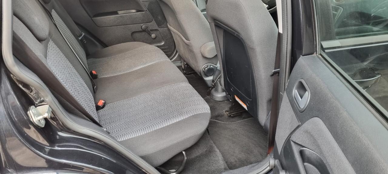 Ford Fusion 1.4 16V 5p. Titanium