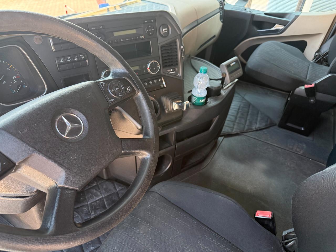 Mercedes Benz Actros 1845 Retarder Kipphydraulik ADR Euro6