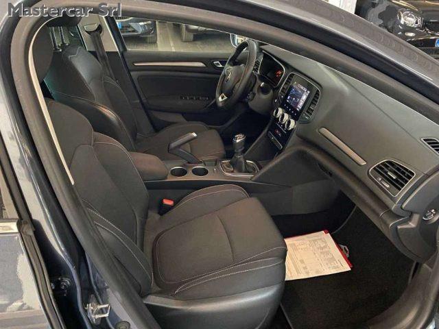 RENAULT Megane AUTOCARRO Megane IV Sporter 1.5 blue dci Business