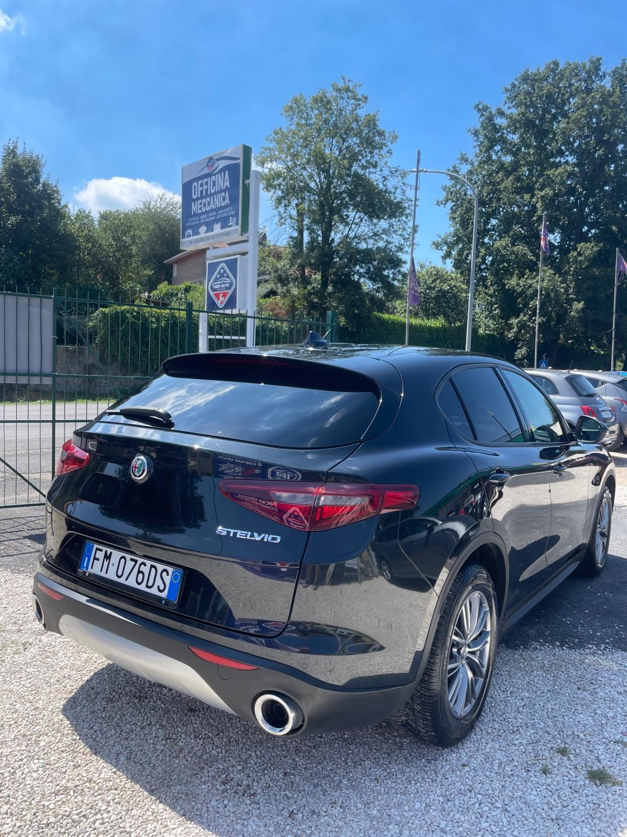 Alfa Romeo Stelvio 2.2 Turbodiesel 180 CV AT8 RWD Executive