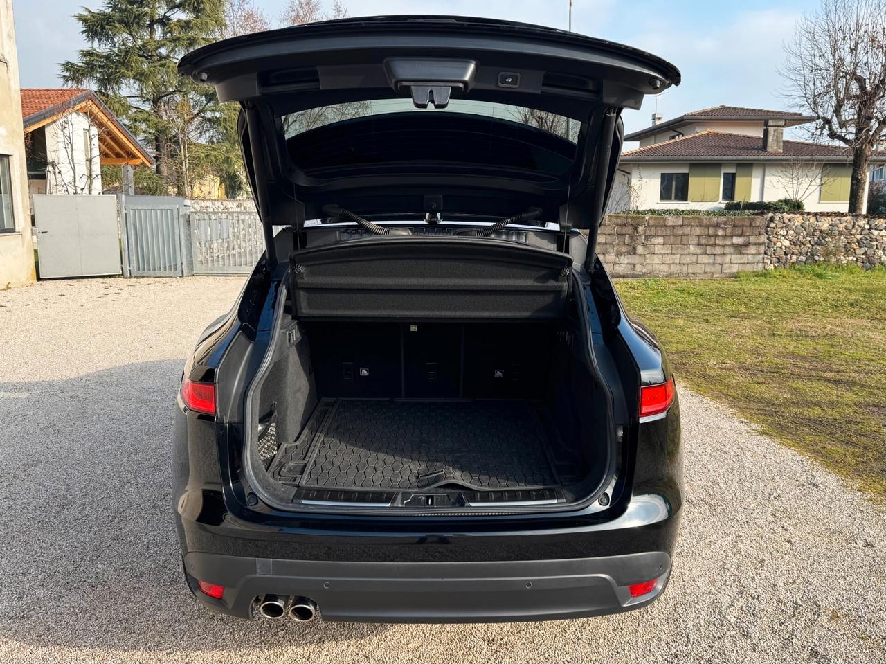 Jaguar F-Pace 2.0 R-Sport AWD 180cv my19 | PREZZO PROMO