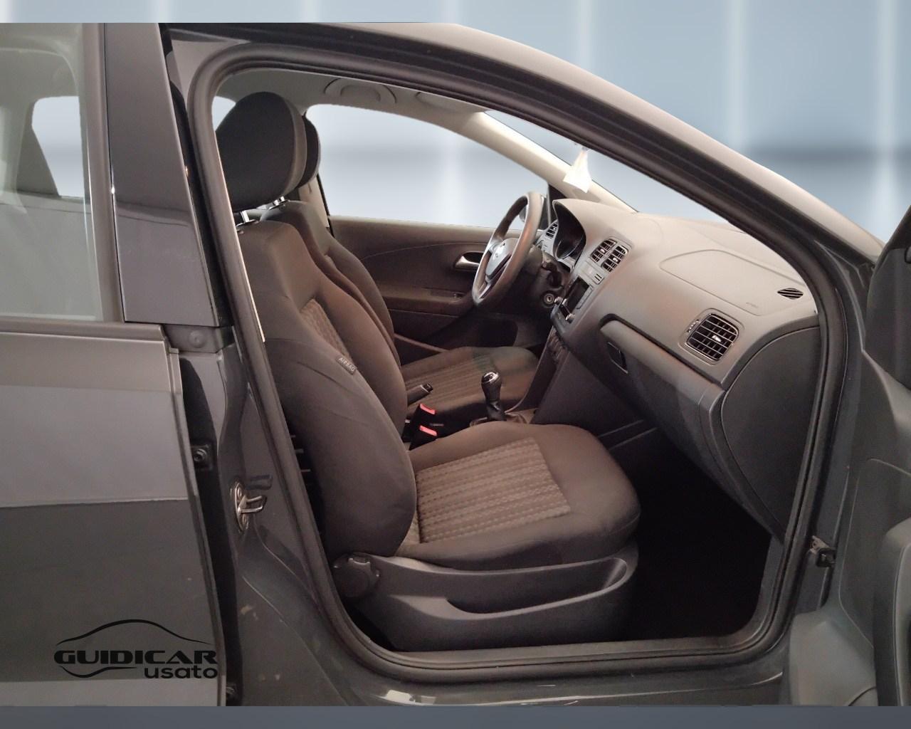 VOLKSWAGEN Polo V 2014 - Polo 5p 1.0 mpi Trendline 60cv