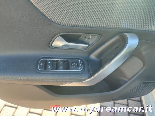 MERCEDES-BENZ CLA 180 d Automatic Shooting Brake Sport