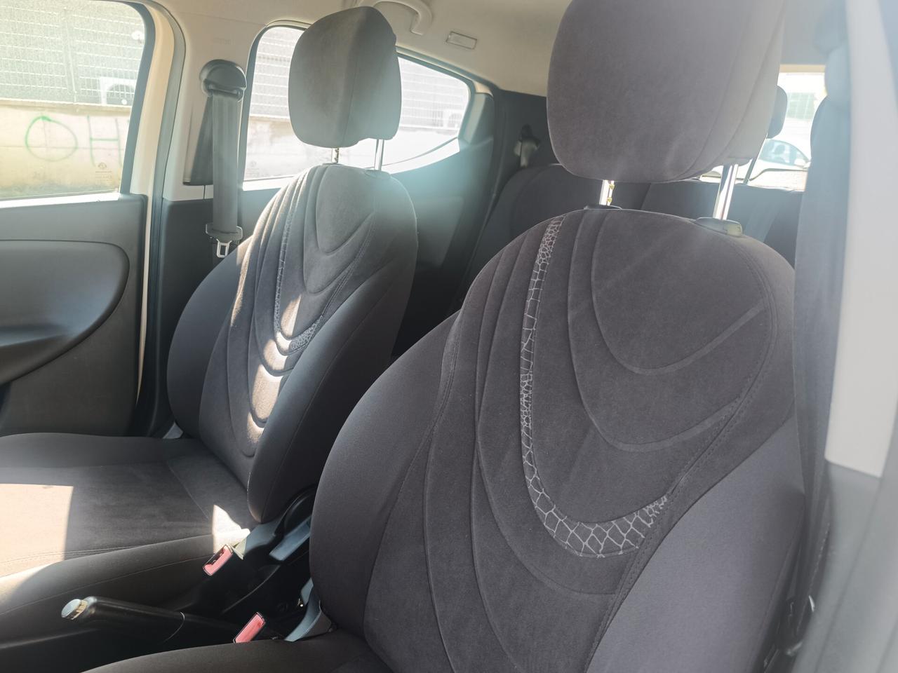 Lancia Ypsilon 1.3 MJT 75 CV SOLAMENTE 129.000 KM