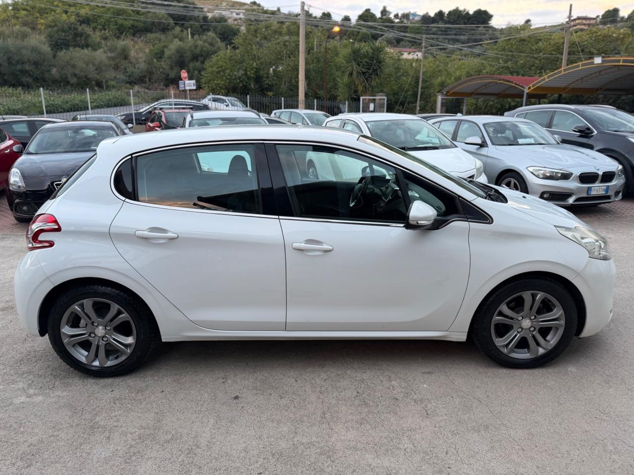 Peugeot 208 82cv 5 porte Allure Km Certificati