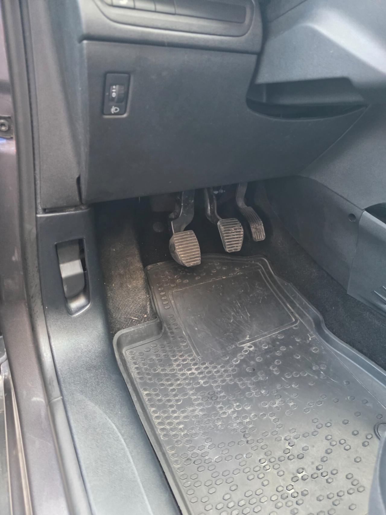 Peugeot 2008 1.6 BlueHDi 100 Allure