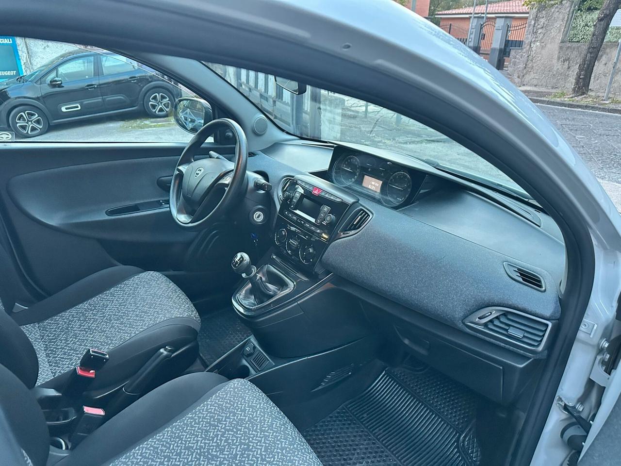 Lancia Ypsilon 1.2 69 CV 5 porte GPL Ecochic Elefantino Blu