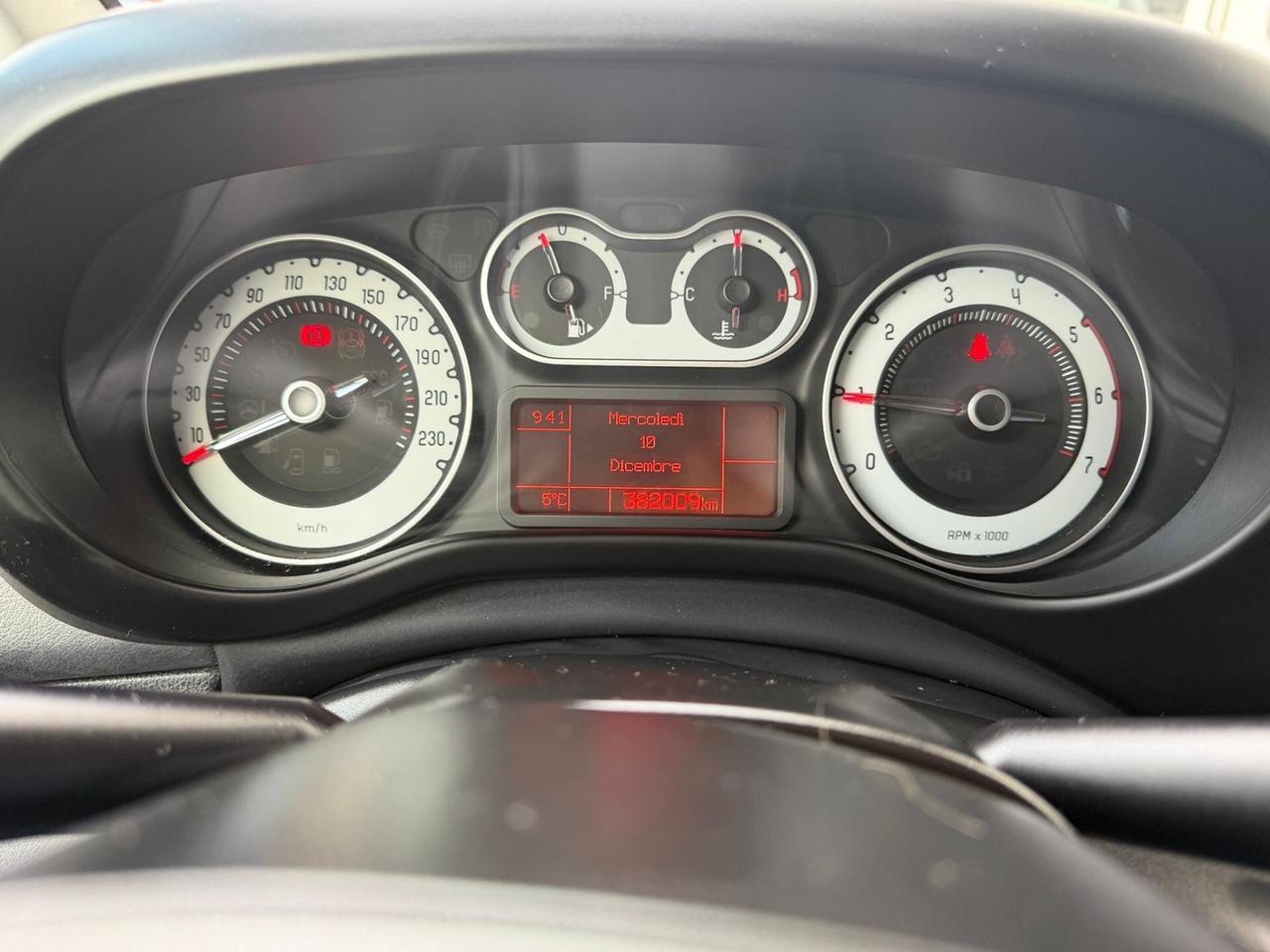 Fiat 500L 1.6 Multijet 120 CV Lounge neopatentati