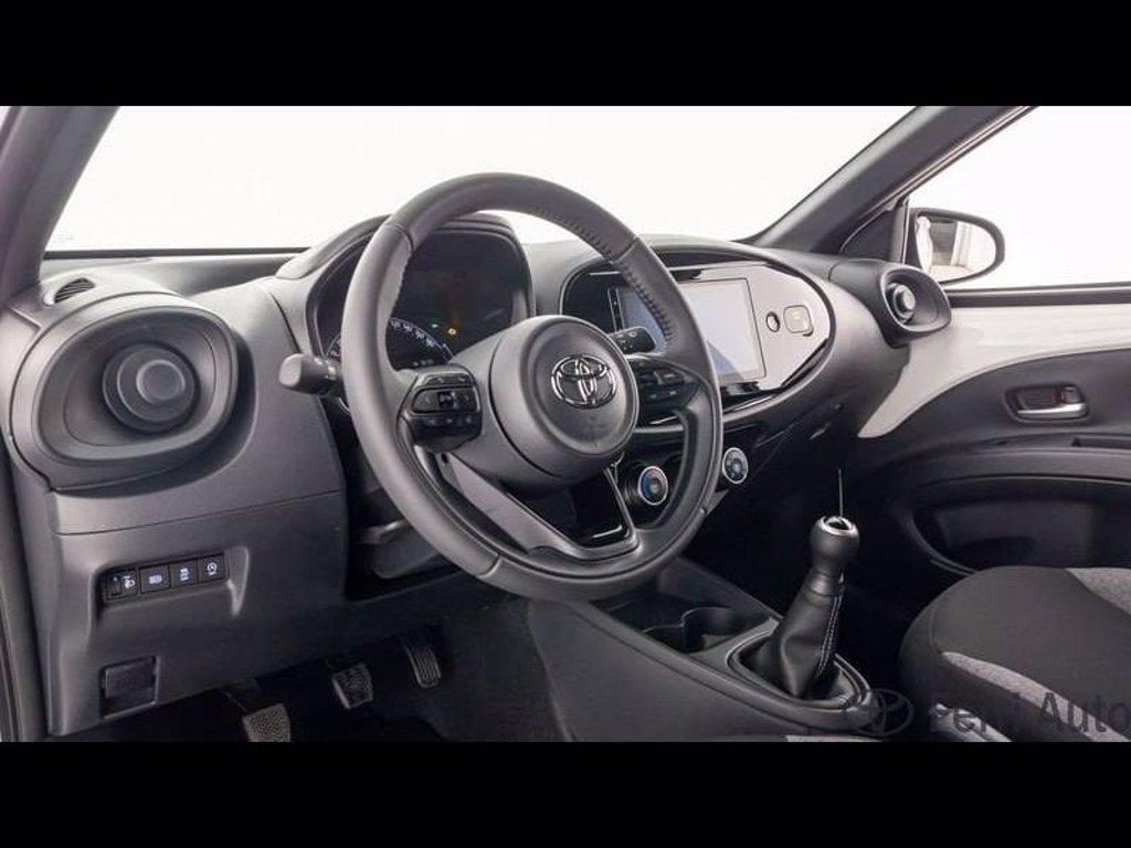 TOYOTA Aygo x 1.0 active 72cv del 2024