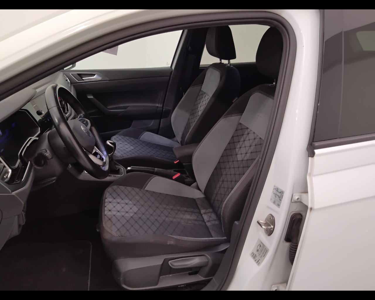 VOLKSWAGEN Polo VI 2022 - Polo 1.0 tsi R-Line 95cv