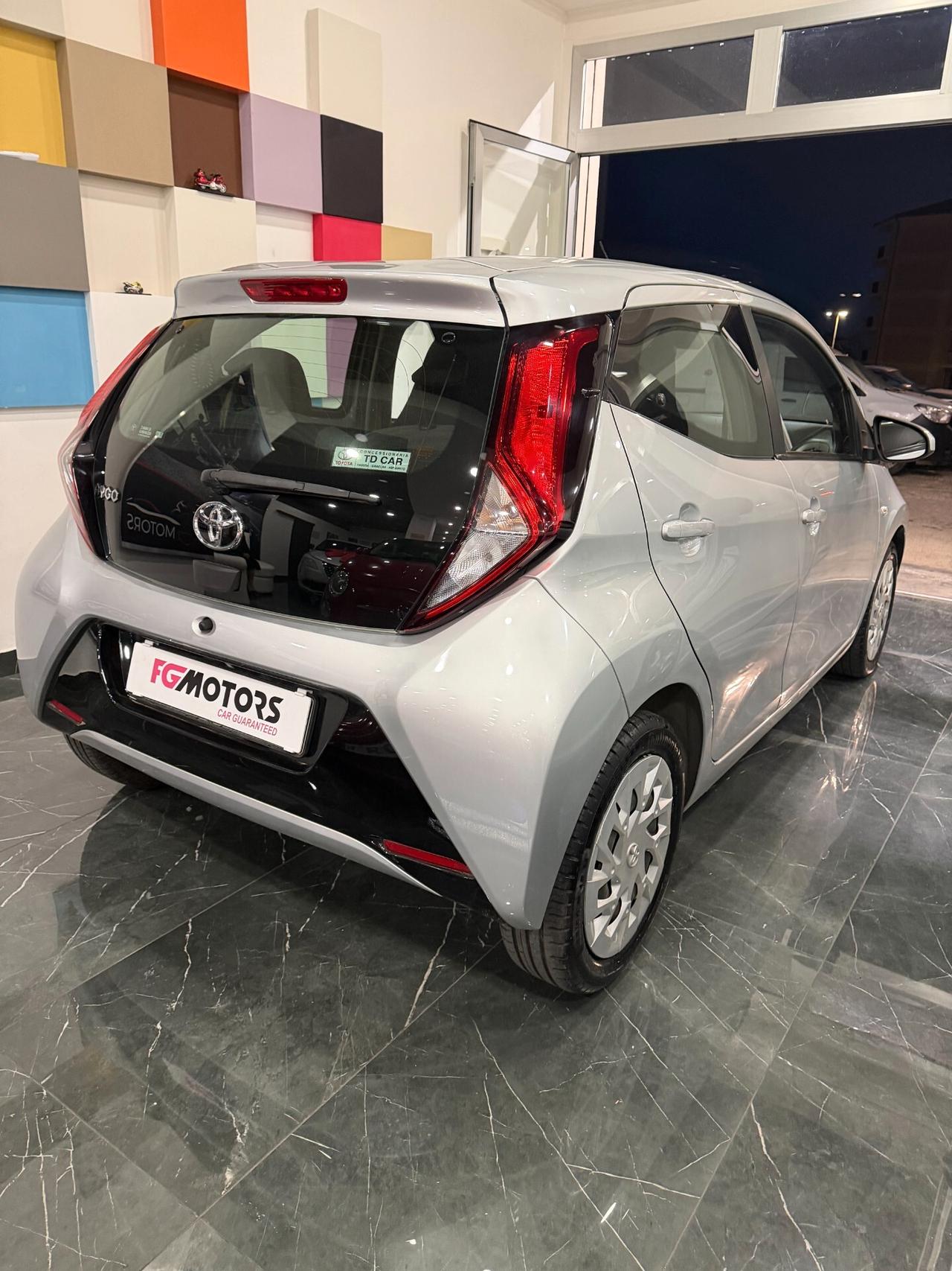 Toyota Aygo 1.0 VVT-i 72 CV 5 porte x-cool