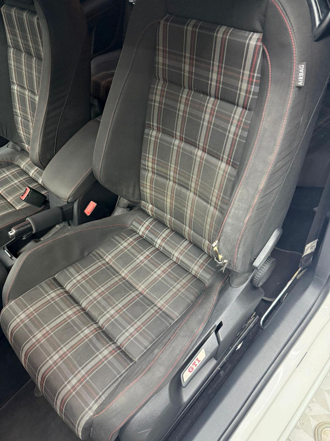 Volkswagen Golf GTI Golf 2.0 TSI DSG 3p. GTI