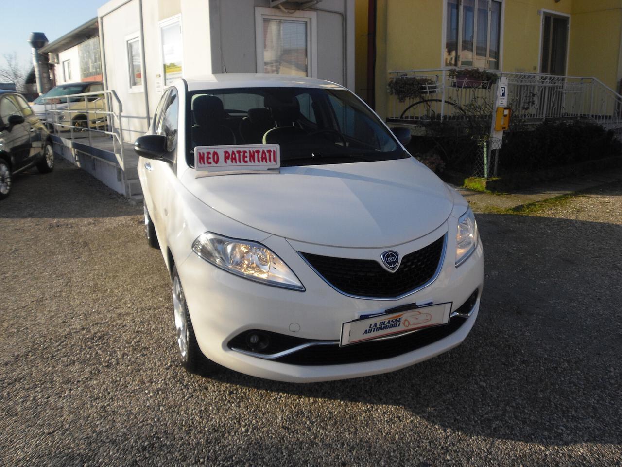 Lancia Ypsilon 1.3 MTJ 5P 95CV NEOPATENTATI SILVER