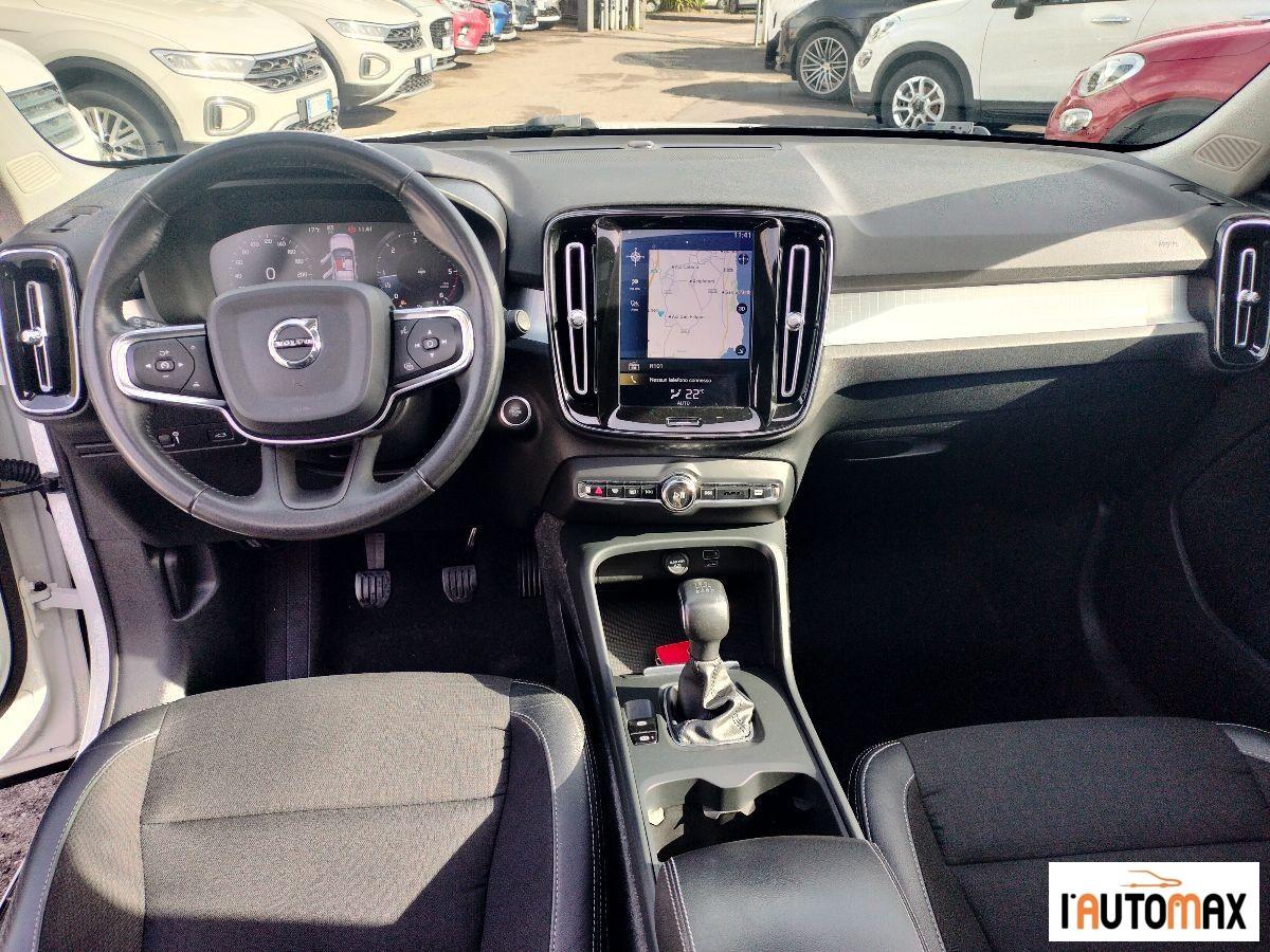 VOLVO - XC40 - 2.0 D3 Momentum - Autocarro 5 Posti