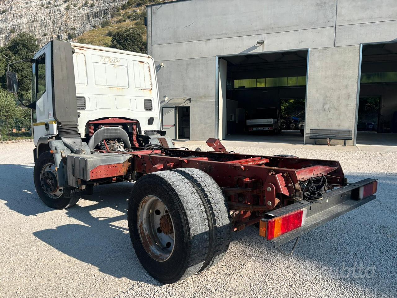 IVECO 120E18 - Autocarro a telaio