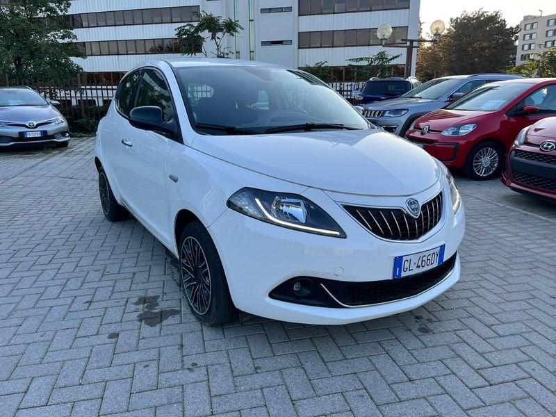 Lancia Ypsilon 1.0 FireFly 5 porte S&S Hybryd Gold