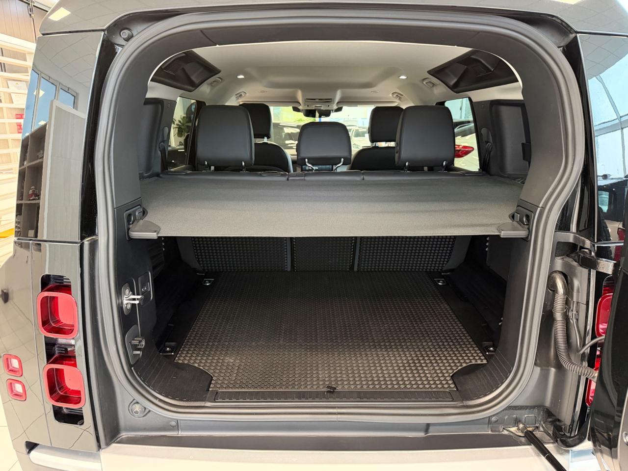 Land Rover Defender 110 3.0D I6 200 CV AWD Auto SE